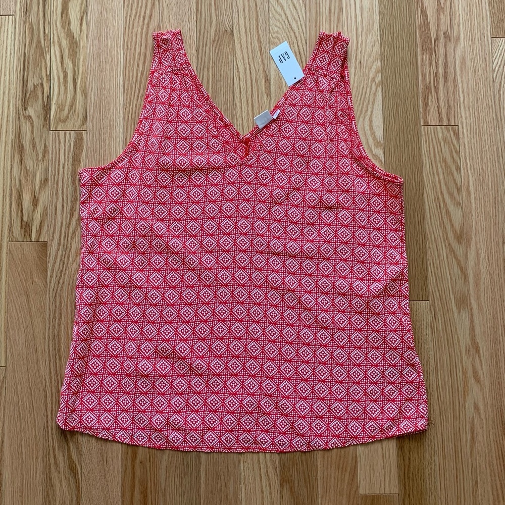 GAP Tank Top NWT - Picture 2 of 3